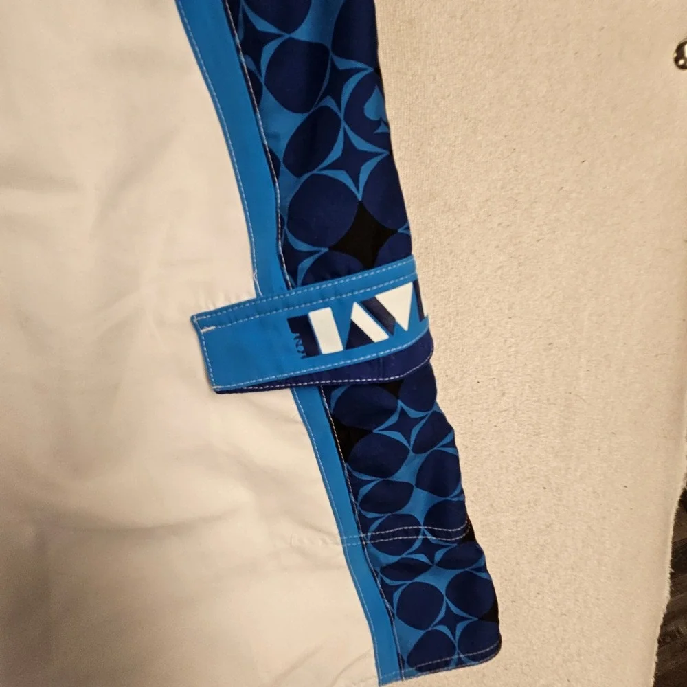 Tony Hawk Men Board Shorts Blue White Heart Print Swim Trunks Size 36 THY19B1003